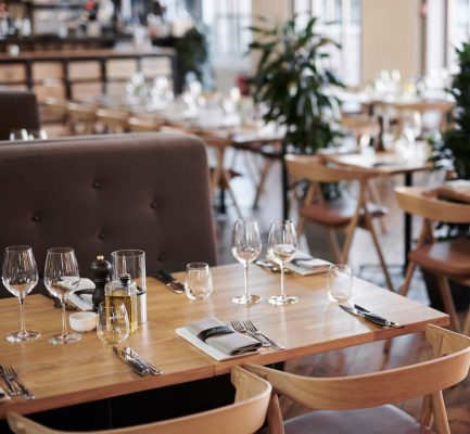 Bestil bord på Restaurant Oven Vande